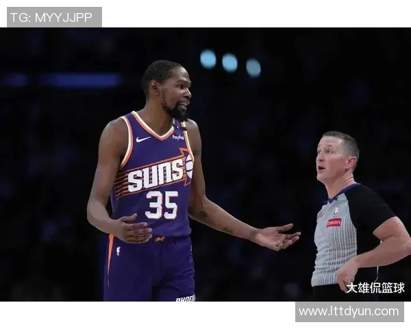 杜兰特与足球明星的精彩互动视频揭示运动员之间的友谊与激情