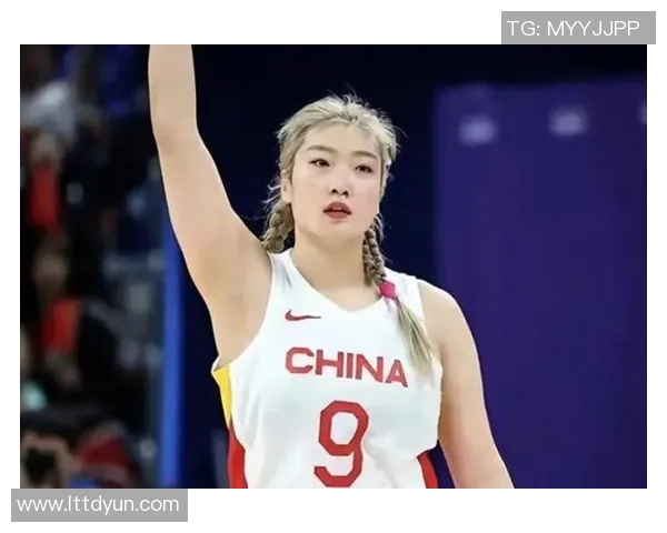 女主的哥哥是篮球明星她的生活因此发生了怎样的改变与挑战